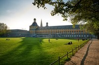 Hauptgebäude Sunset